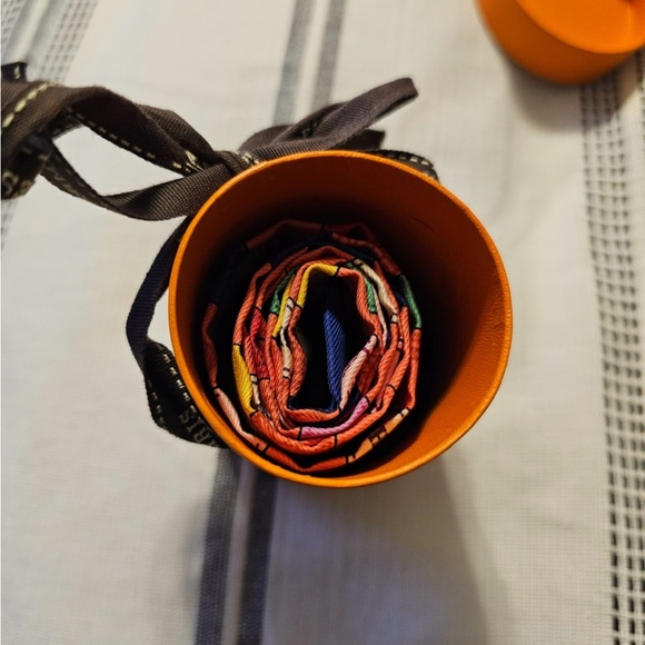 NIB HERMES Silk Bolduc Au Carre Twilly Corail Jaune Multicolor - Picture 9 of 13